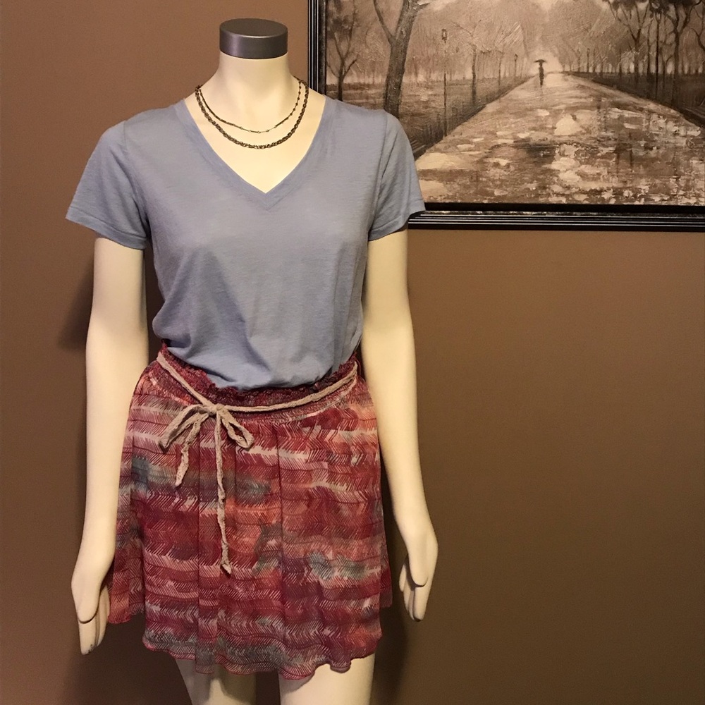 Skirt with lace belt